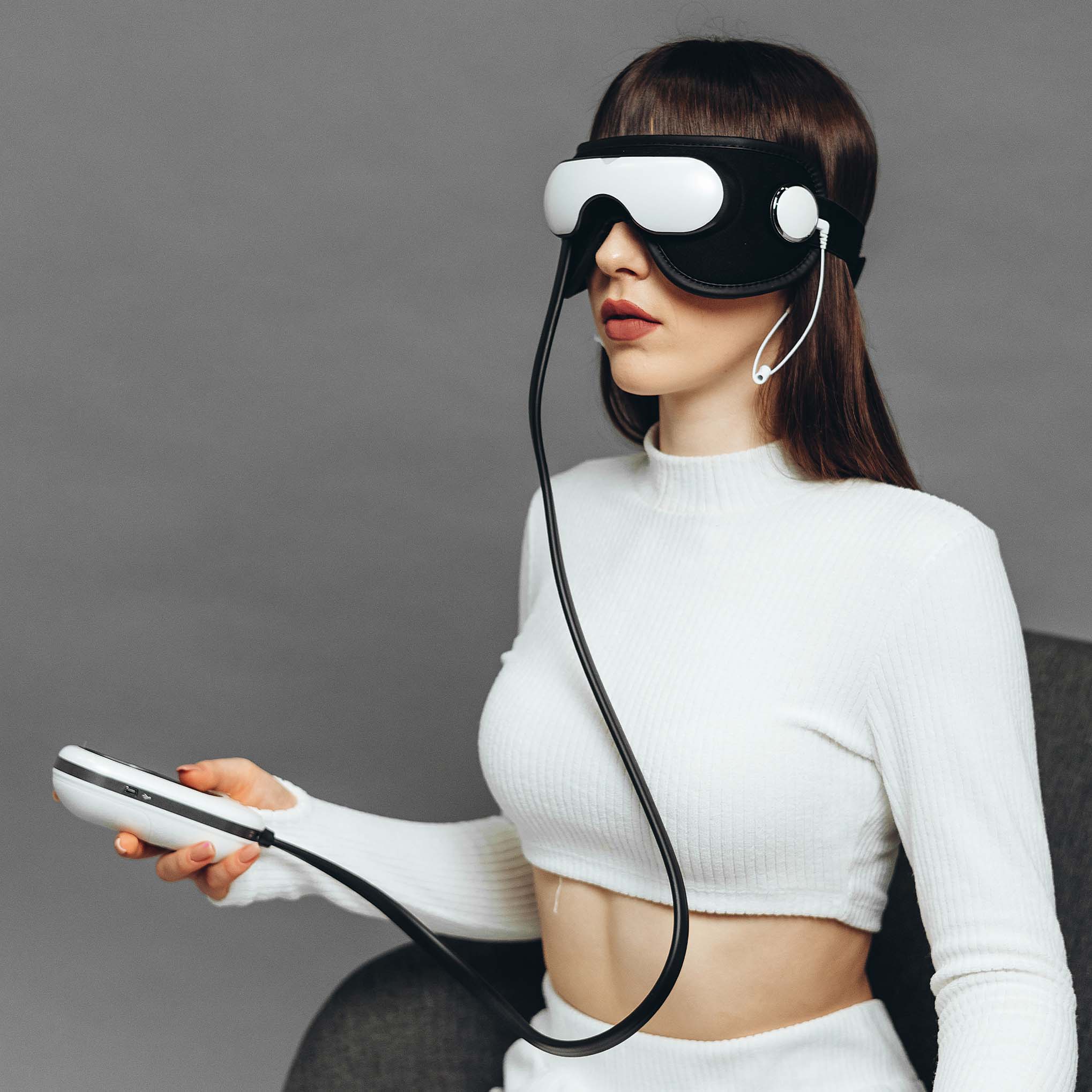 EyeCare Pro у дії — масаж та прогрівання під час сну