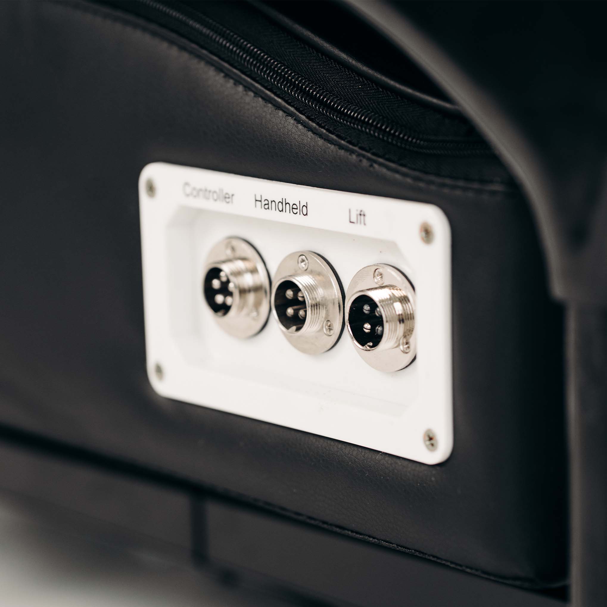 Надійна металева конструкція SpineMaster 360 з якісним еко-шкіряним покриттям