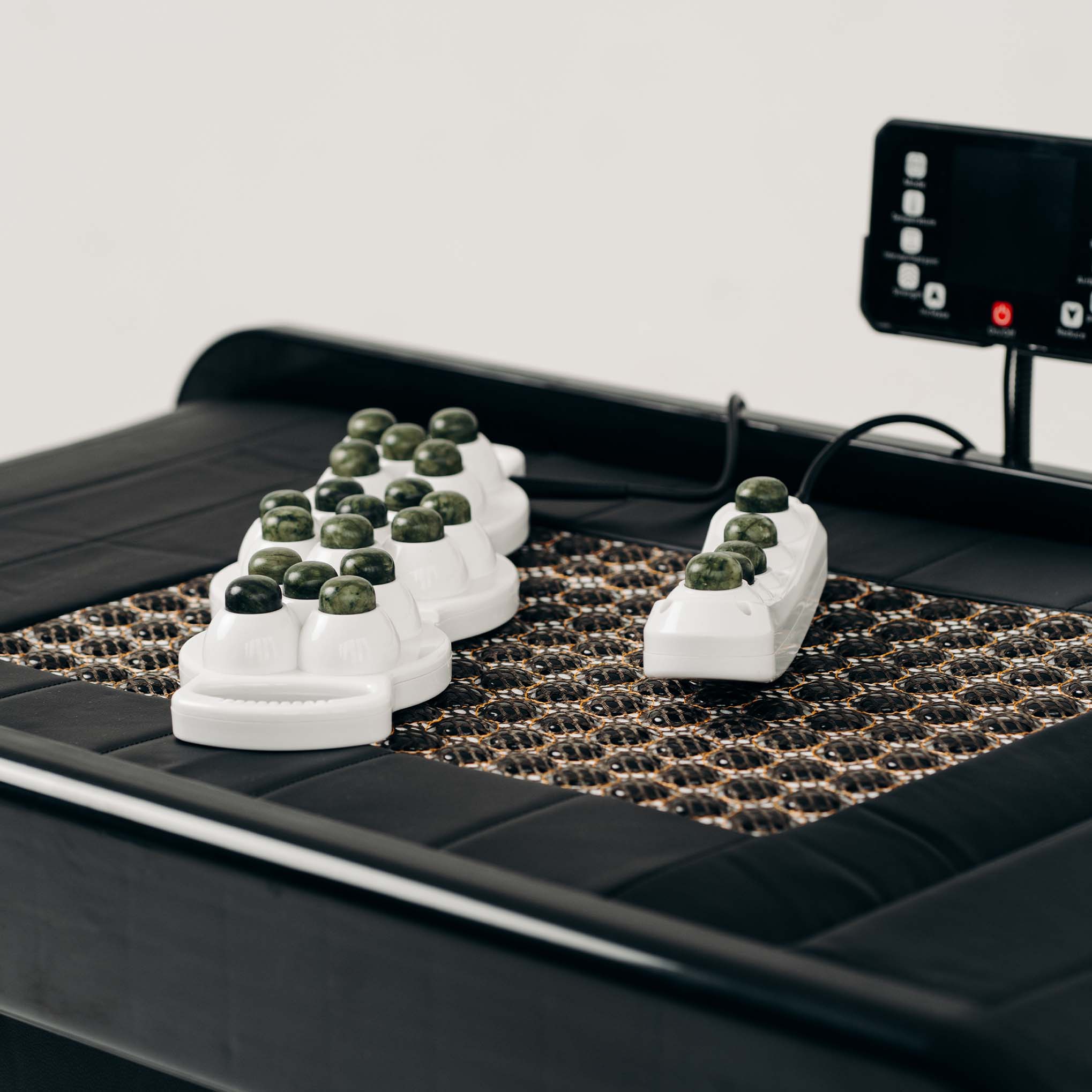 Ліжко SpineMaster 360 з турманієвою панеллю для теплового впливу на хребет