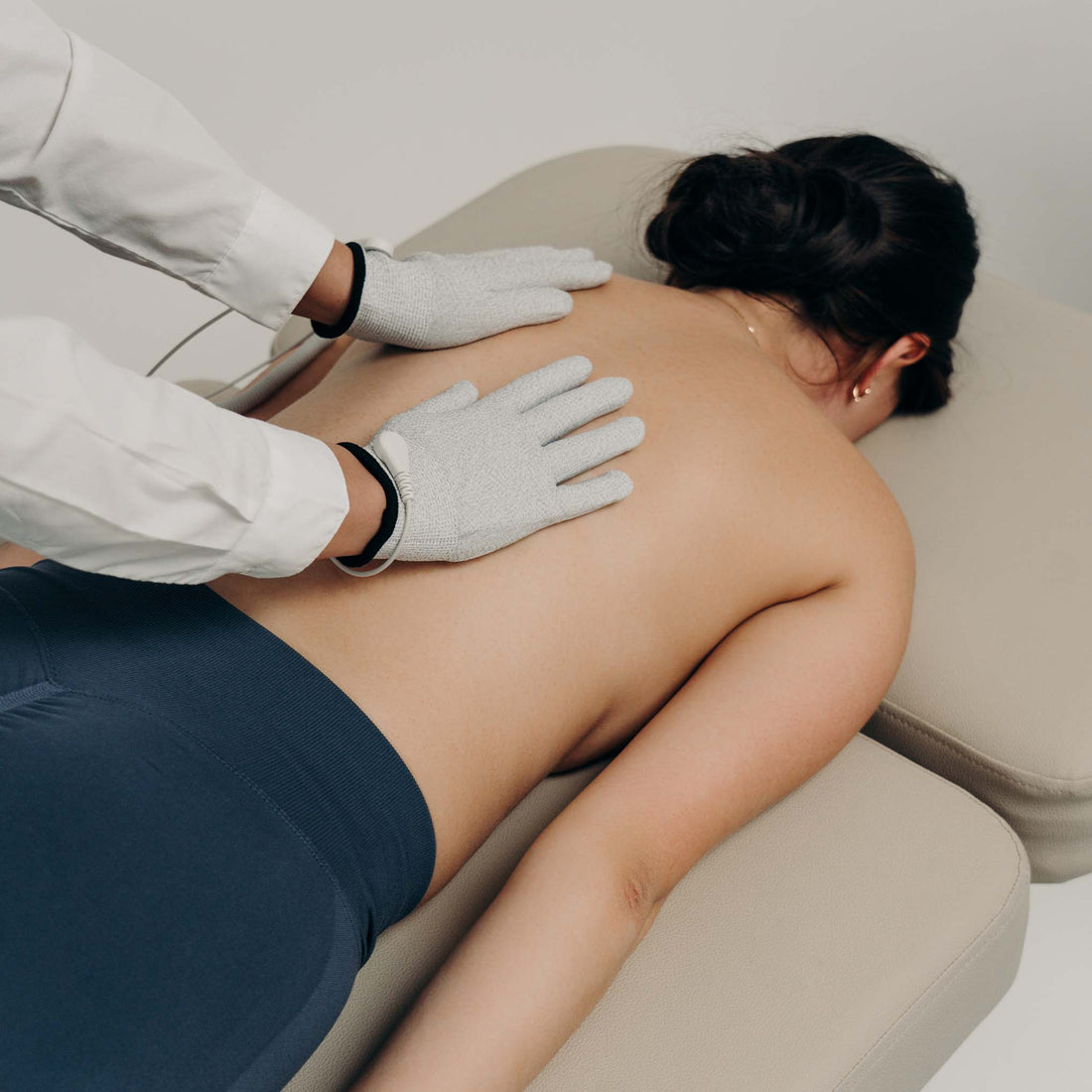 Сеанс міостимуляційного масажу на м&